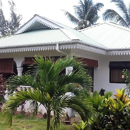 Coco Bay Guest House Anse Volbert Village Eksteriør billede